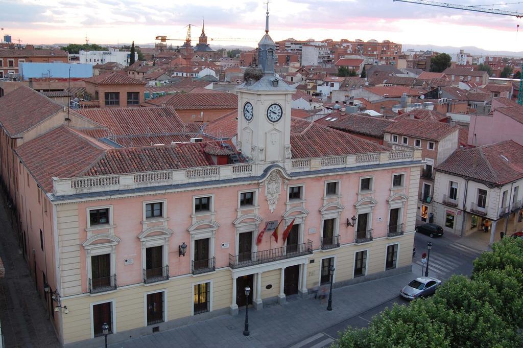 Hotel Cuatro Canos Alcala de Henares Exterior photo