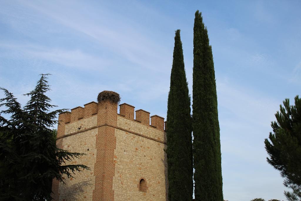 Hotel Cuatro Canos Alcala de Henares Exterior photo