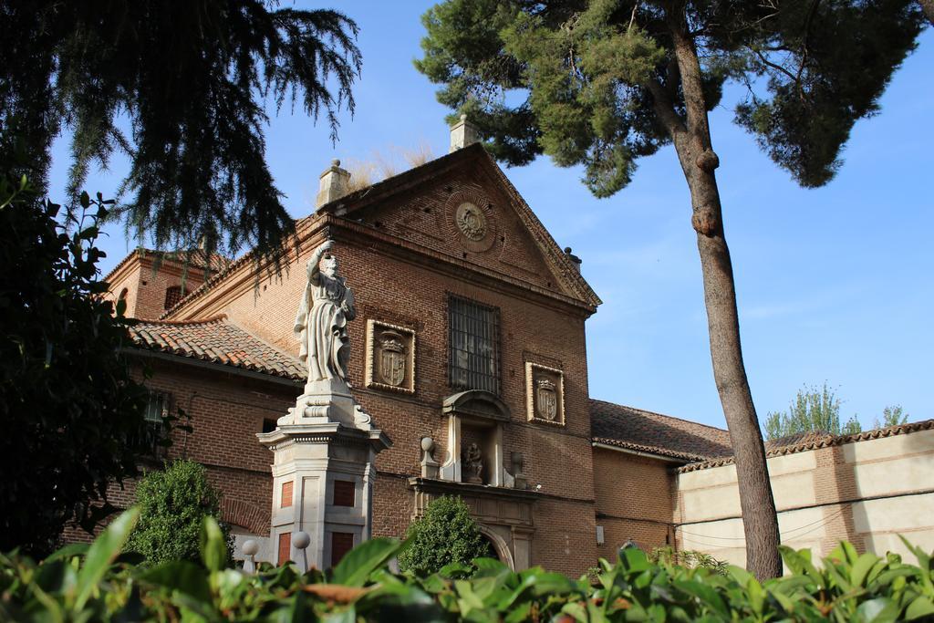 Hotel Cuatro Canos Alcala de Henares Exterior photo