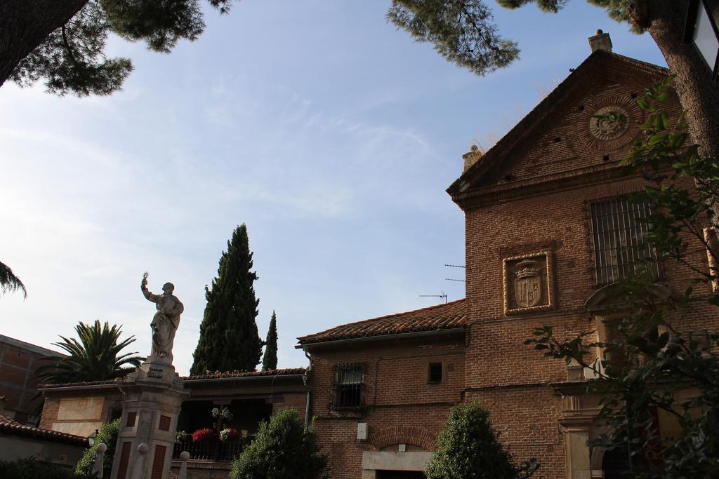 Hotel Cuatro Canos Alcala de Henares Exterior photo